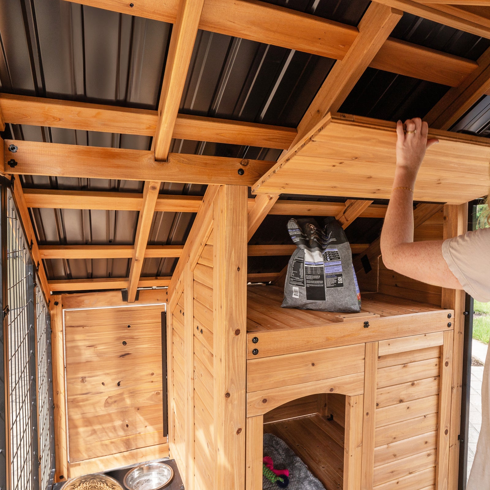 Animal Enclosure — manufacturer photo 10